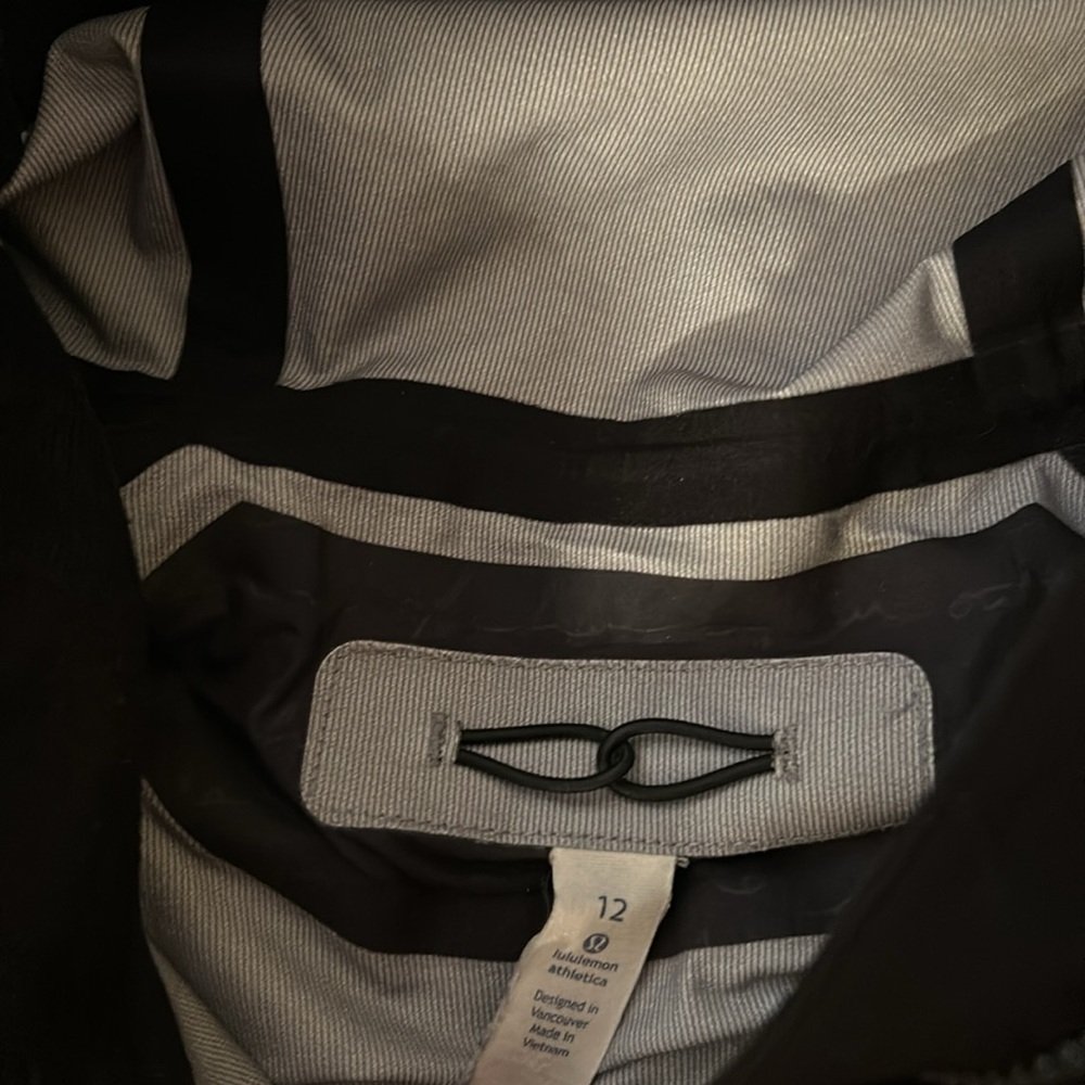 Lululemon jacket - Picture 2 of 5